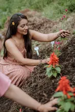 La partera Natalia Alzate: una guardiana del cuidado humanizado en la maternidad y el nacimiento