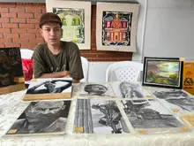 Jhon Aguirre, el artista que uniquindiano, con papel y lápiz, da ‘vida’ a sus obras