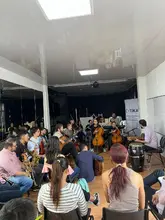 Explorando nuevos sonidos: Talleres y concierto de Serkan Yilmaz en la UQ