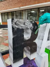 Acetona: solvente orgánico que disuelve la pintura