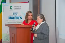 85 personas se graduaron hoy en el programa de Universidad para Mayores