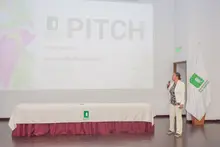 Graduación de emprendedores: 12 estudiantes concluyen el programa Insignias