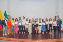 Graduación de emprendedores: 12 estudiantes concluyen el programa Insignias