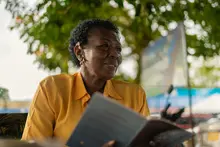 María Elcina Valencia: una poeta del mar, graduada en la Uniquindío